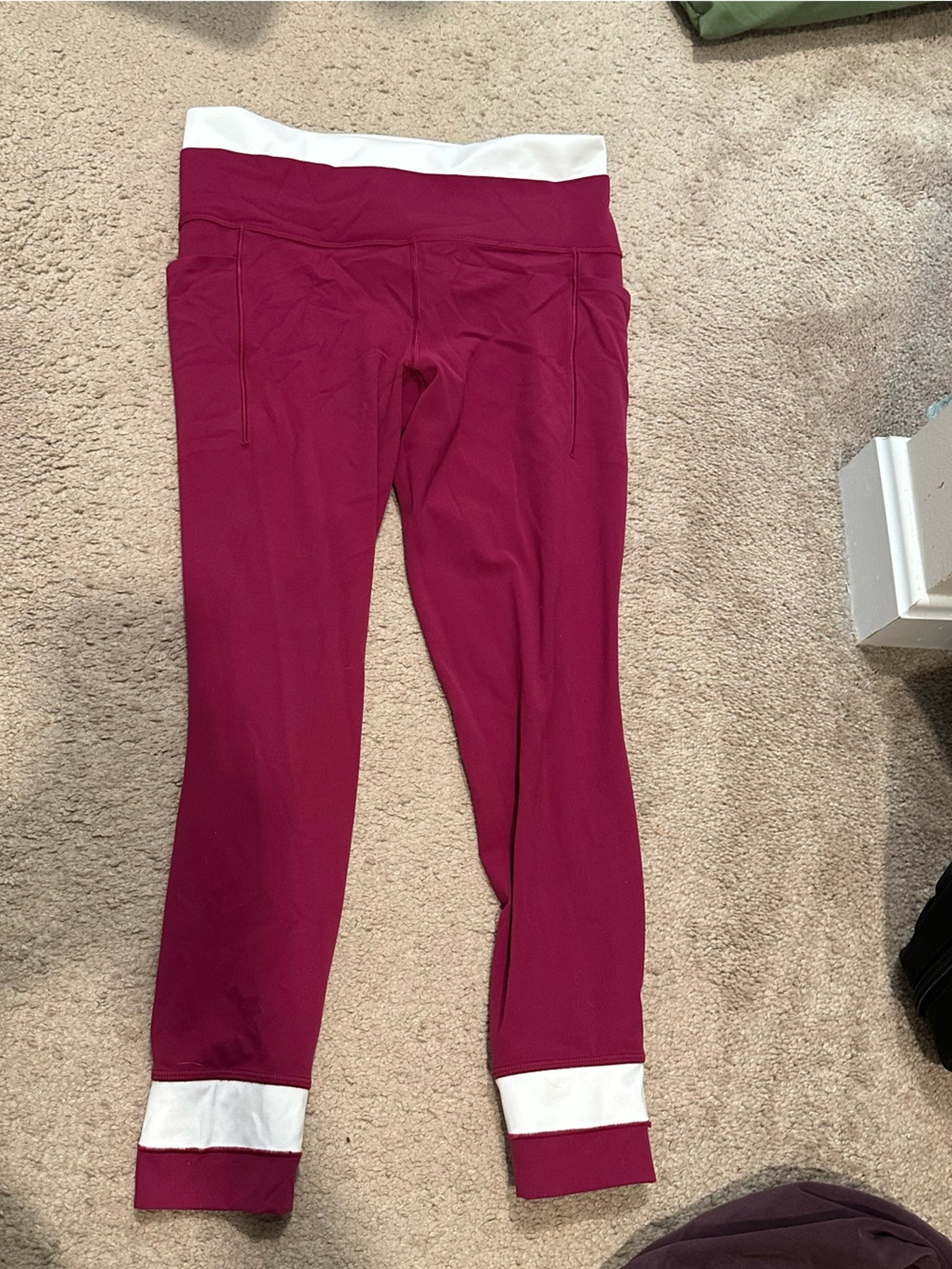 Athleta Salutation Stash leggings
